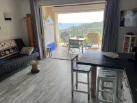 CHARMING STUDIO 30 m2 with TERRACE 15M2 IMPRENSABLE VIEW OF CALVI BAY Hotels in Lumio