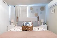 Charming 4-bedroom house w private pool, 7min from airport, close to restaurants