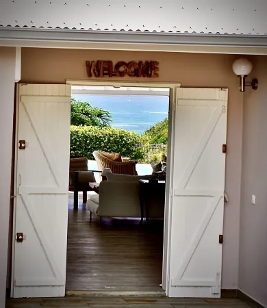 villa MAGAR standing overlooking the sea Pool and Jacuzzi