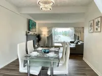 Lovely 3-bedroom upper rental unit Hotels in Mission