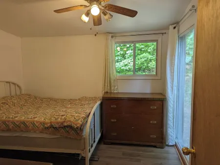 Lakefront 3 bdrm Getaway, north Muskoka near Huntsville