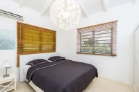 Beautiful modern Villa, Private Pool, Gated Community, quiet area