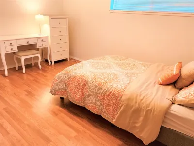 Nice Cozy Quiet House -W back Yard Hotels near Fred Meyer Grocery Pickup and Delivery