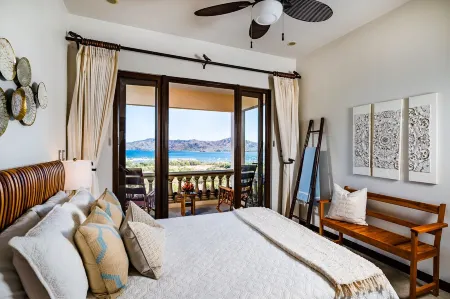 Spectacular, Gated, Oceanfront Luxury Villa w/ Pool - Playa Flamingo, Costa Rica