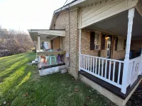 Single Level, 3 Bedroom Home In Between Harper's Ferry & Casino.