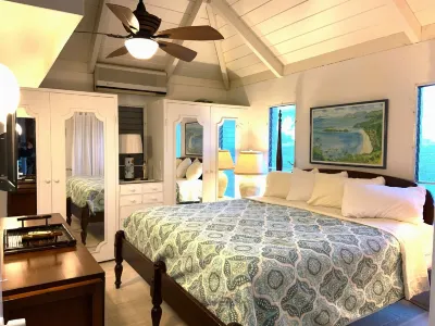 Sunshine & Happiness! 2 BR Home, pool & ocean view Hotels in 