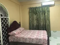 Beautiful Apartment, located on the public road seawall full kitchen included AC Các khách sạn ở 