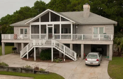 Relax by the Sea! Wide Beach! Beautiful view from porch.