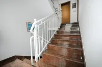 Beautiful spacious apartment (No. 3) with 2 bedrooms 300m from the beach