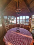 Chalet in Montreux mit Gartenhaus, Jacuzzi, Sauna und Einmaliger Aussicht! Hotels in Riviera-Pays-d'Enhaut District