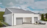 Racers Lodge "Grand Prix" with lifting platform and double garage, near Nürburgring