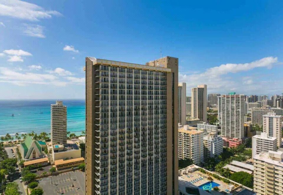 Ocean Views in the Heart of Waikiki - 0226q12000lm0b5gt30B9 R 960 660 R5 D