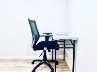 2 Bed rooms|Private entrance|Free Parking|Self-Check-in into our Upscale Haven.