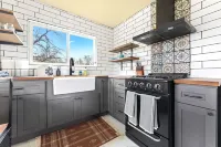 Charming cabin with AC and WiFi / 20 min from DTA
