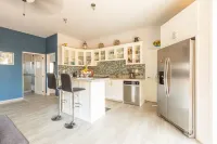 Elegant and beautiful 2nd floor condo, just 300 steps from Cerritos Beach
