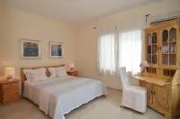 Luxury Villa with pool, located on a prominent hill, a few minutes to the sea. - Gym