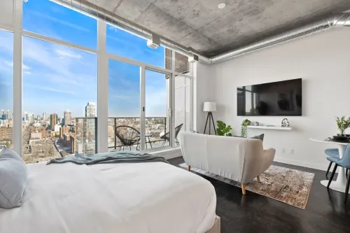 Studio Just Steps from Stampede Park: Luxury Living