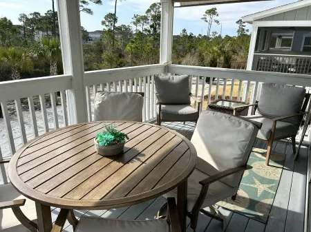 Emerald Escape 4BR/4BA Villa, Beach Club, Lost Key Golf & Beach