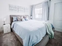Quiet, above-garage suite in Royal Bay