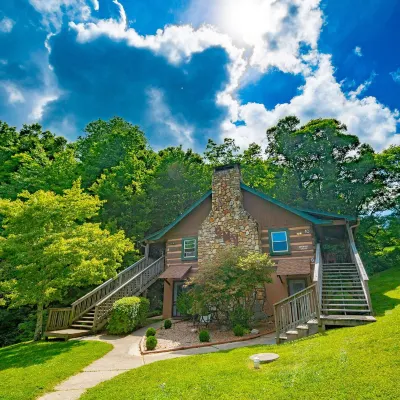 Swiss Mountain Village Hotels near Appalachian Ski Mtn.