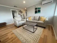 Bright 3 bedroom, 2 bath home; game room w/ arcade machines - basketball machine