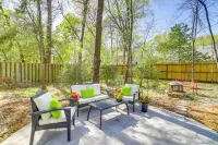 Hot Tub, Fire Pit: Retreat in The Woodlands! - chambre d’hôtes