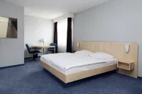 Hotel Meran Hallenbad & Sauna Отели в г. 