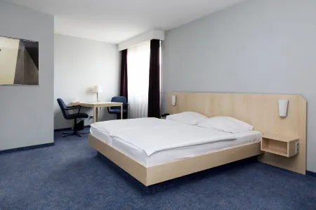 Hotel Meran Hallenbad & Sauna Отели в г. Мандельбахталь