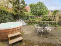 White Swan Cottage Hotels in 
