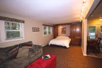 Streamside on Fall River - Balkoner