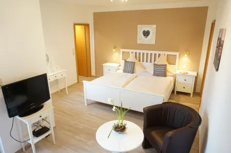 Pension Tüxen Отели в г. Грёдерсби