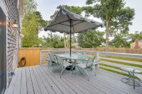 1 Mi to Sand! Mid-Cape Chatham w/ Furnished Deck - 4성급