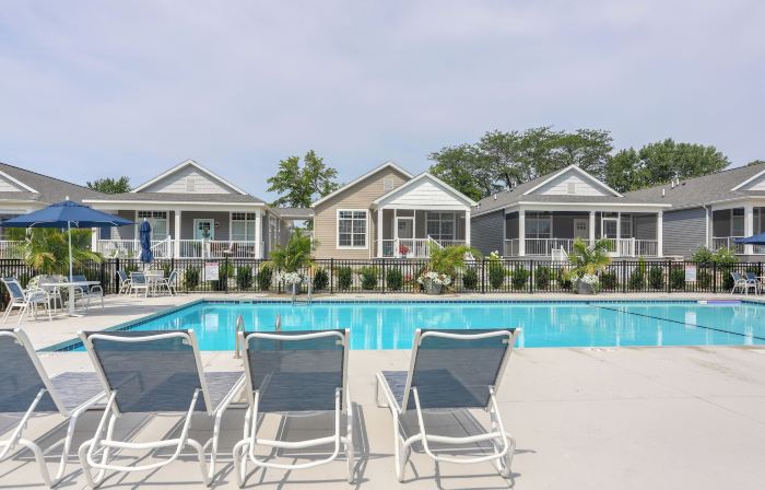 Walk to Baypoint Resort & Lake! Extended Getaway