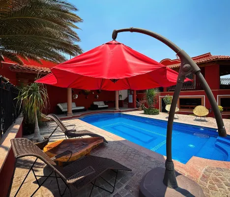 LA CASA ROJA