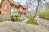 Walk to Medina Public Square 1880 Historic Home