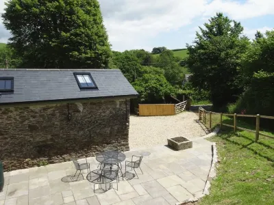 Torrings Barn Hotels near Burgh Island