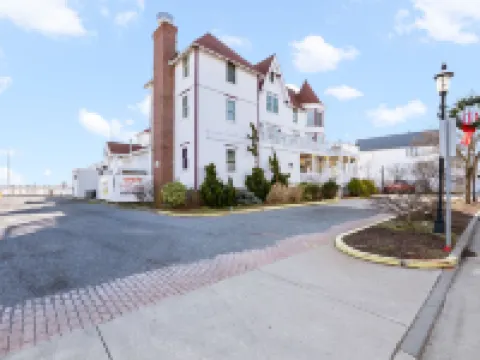 Tavern on the Bay Hotel - Frank Sinatra Suite Hotels in Atlantic County