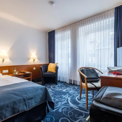 Hotel Gertrudenhof Hotels near Sürth Bf Station