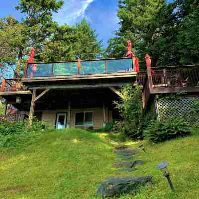 The Fraser River's Edge B&B Lodge Hotel Exterior