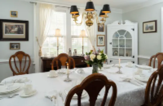 A Williamsburg White House Inn