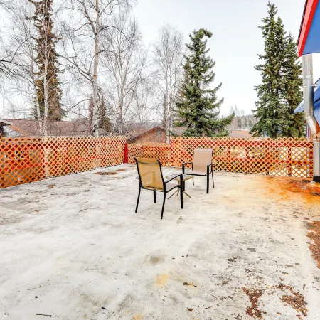 Near Dtwn & Pioneer Park: Fairbanks Home w/ Deck!
