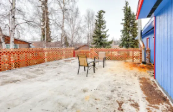 Near Dtwn and Pioneer Park Fairbanks Home with Deck!