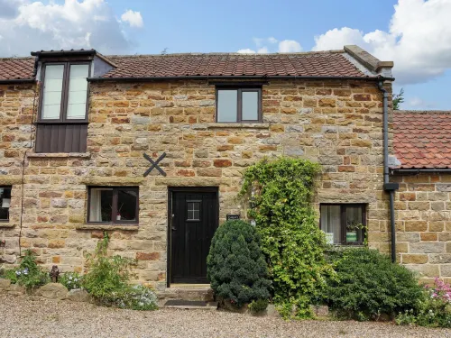 Hayloft Cottage Hotels in Cloughton