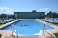 Sundance Cottages Hotels in Queens County