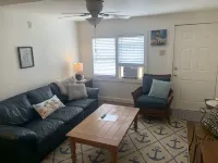 Sandy Mutts at the Beach 1 Bedroom Cottage by RedAwning Hotels near Norfolk Premium Outlets