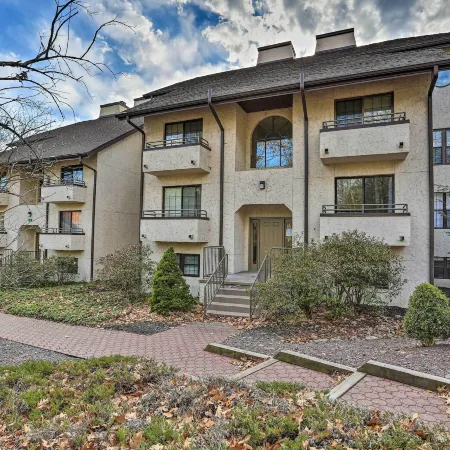 On Big Boulder Lake: Condo w/ Community Pools!