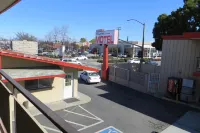 Capri Motel Hotels in Woodside