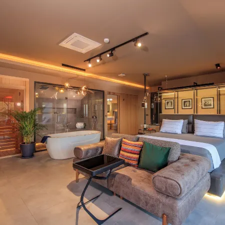 Morina Deluxe Hotel