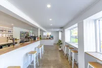 Surf Inn Boutique Backpackers - Free Breakfast - Hostels
