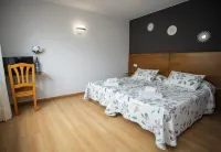 Pensión Casa Cines Restaurante - homestay